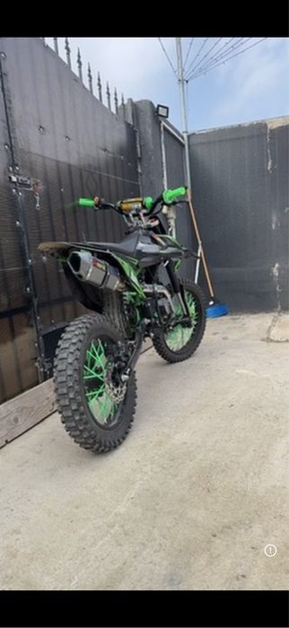 Se ofera spre vanzare un jrh 125 cc