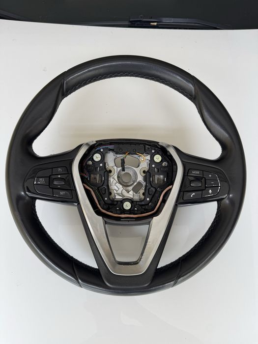 Волан bmw G30 запазен с лека забележка