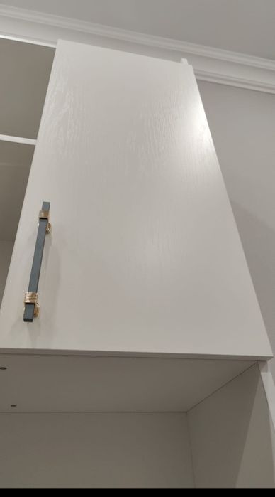 Компьютерный стол с надстольяем