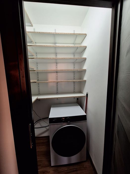 De închiriat apartamet cu 3 camere