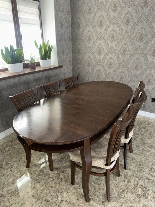 Сервант комод стол со стульями