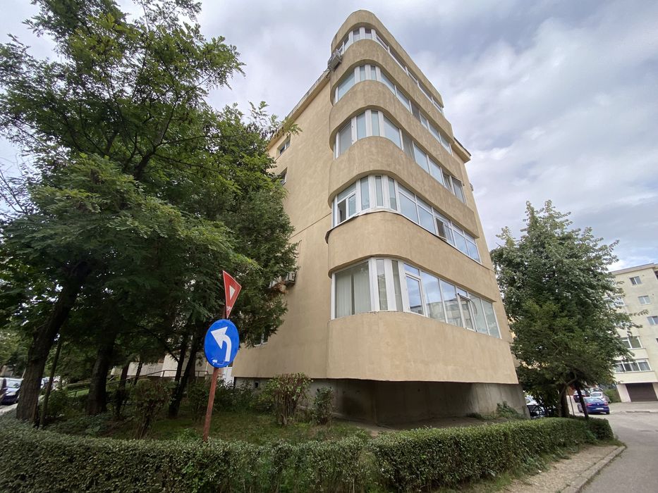 Vand apartament gavana 3 Q-uri