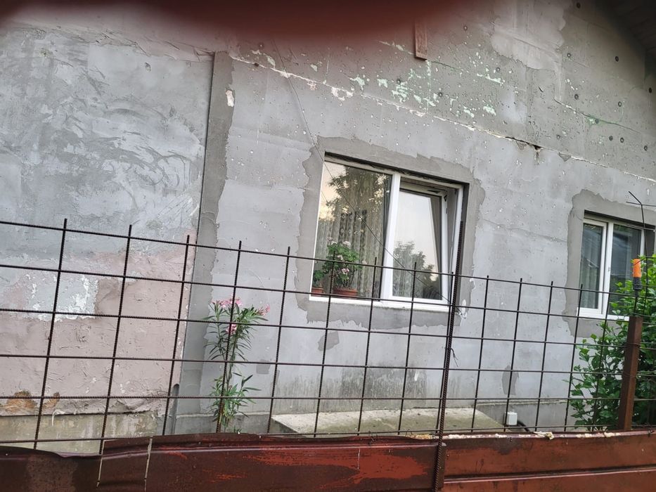 Casa curte petrechioaia surlari