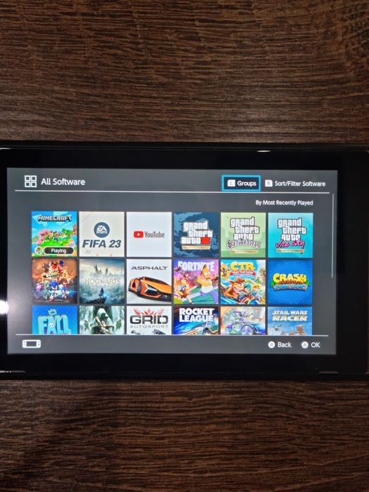 Nintendo Switch + Racing Wheel Pro Deluxe с педали + 5 игри + светещ контролер + аксесоари | Отлично състояние