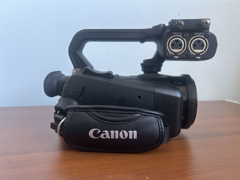 Видеокамера Canon  XA60