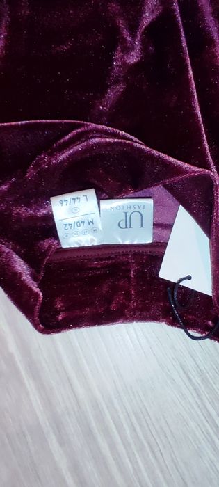 Bluziță bordo festiva, de catifea, nouă, mărime M-L, extra fina