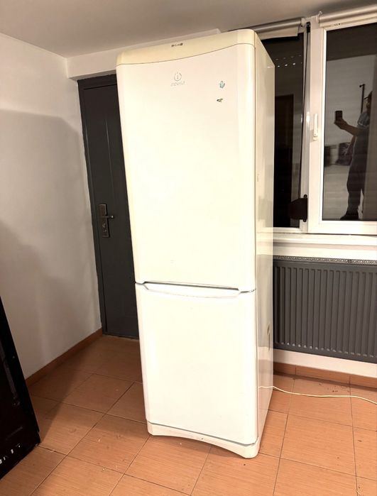 Frigider indesit