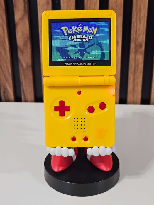 Nintendo Gameboy SP cu ecran IPS Pikachu reshell