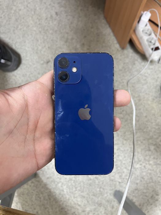 Iphone 12 mini.