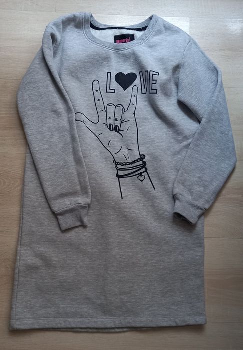 Детска спортна рокля нова, без забележки