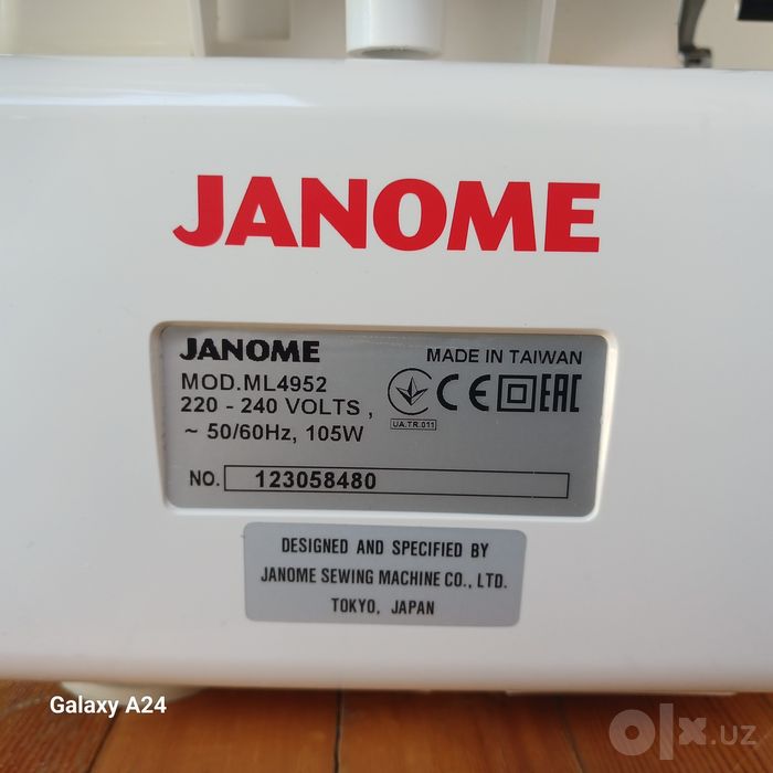 Janome MyLock 4952(Япония). Год гарантии/Металл/Комплект.