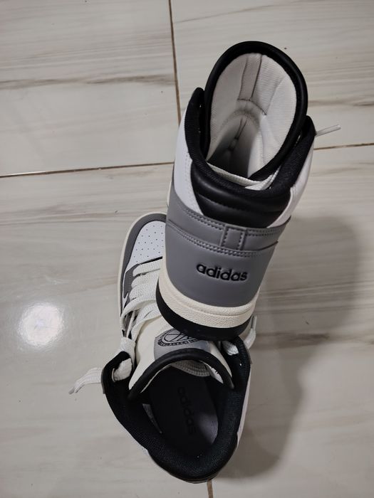 Adidași nr 40 noi
