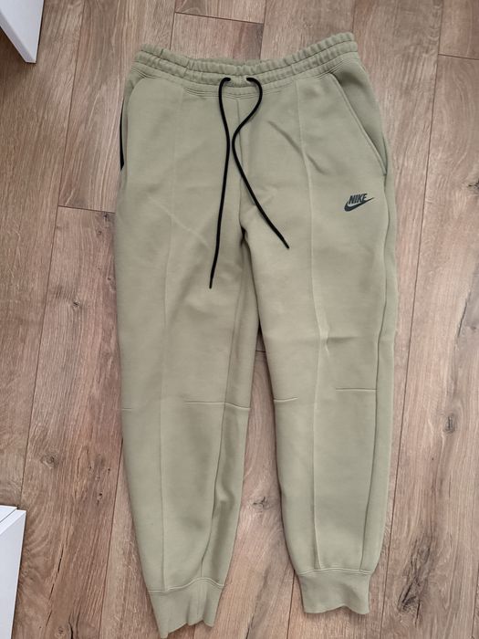Pantaloni Nike Tech Dama