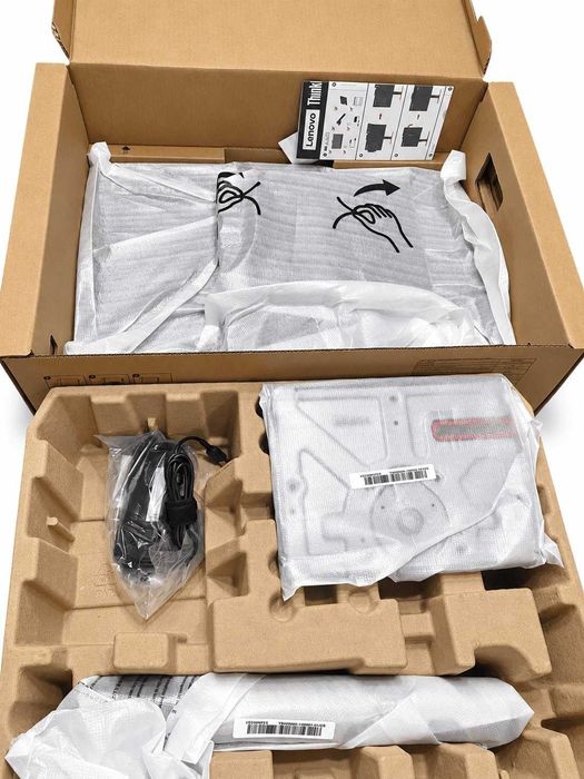 Lenovo ThinkCentre Tiny In One Gen 4, Monitor 24 inch Full HD NOU, Configurabil cu PC Tiny Refurbished - Garantie 3 ani Windoes 10/11 pro