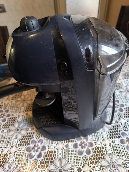 Продавам кафемашина делонги