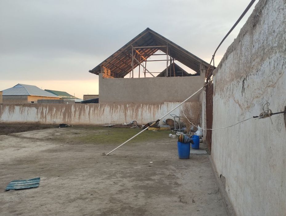 Qarshi Sharhi Otchopar Bunyodkor MFY 2 Xonali xovli  sotiladi