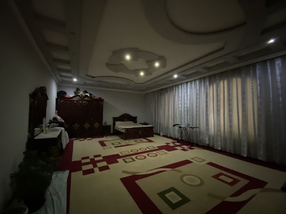 Uchaska 8 sotik 8 xona