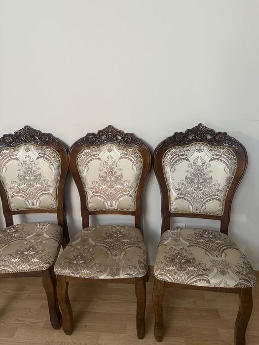 Продам стулья для гостинной или зала