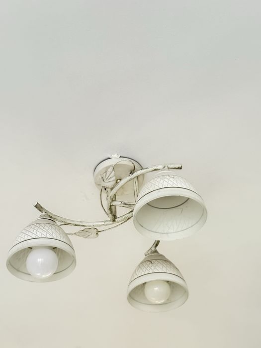 Люстра продам