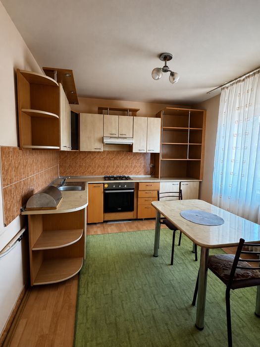 Apartament la Casă / spațiu birou