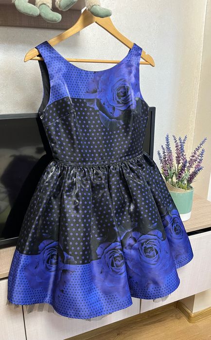 Елегантна рокля-като нова