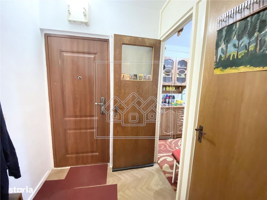 Apartament 2 camere de vanzare, necesita renovare, zona Rahovei - Sibi