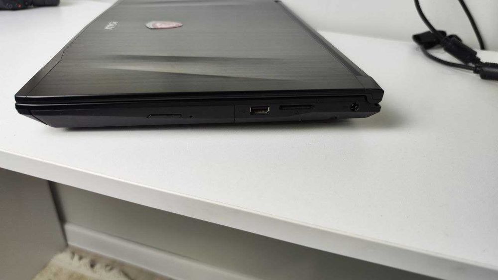 Продам игровой ноутбук MSI