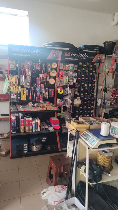 Reparatii tractoare , Magazin piese auto.