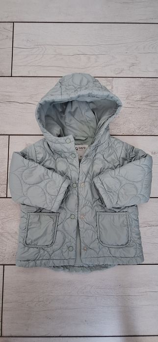 Продам осенние куртки, жилетку