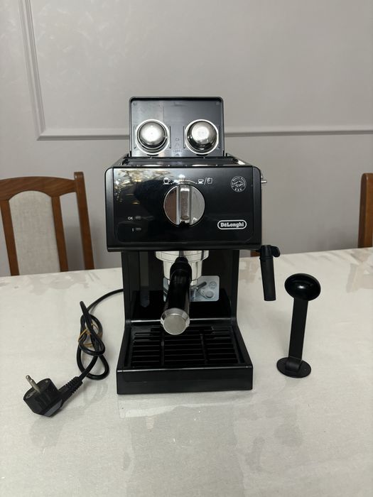 Кофеварка Delonghi