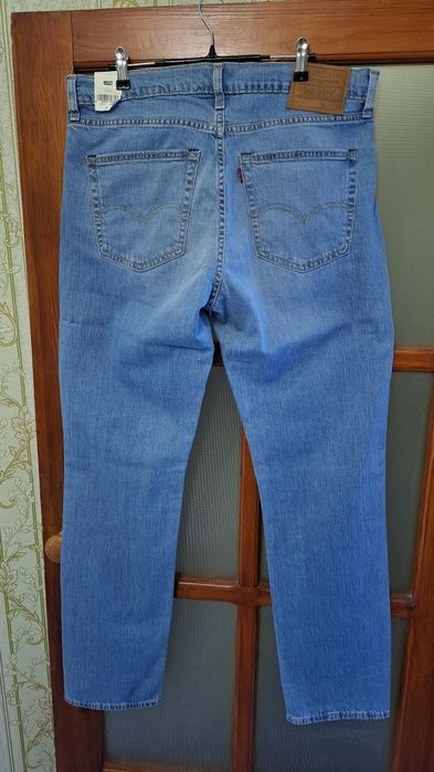 Продам джинсы новые