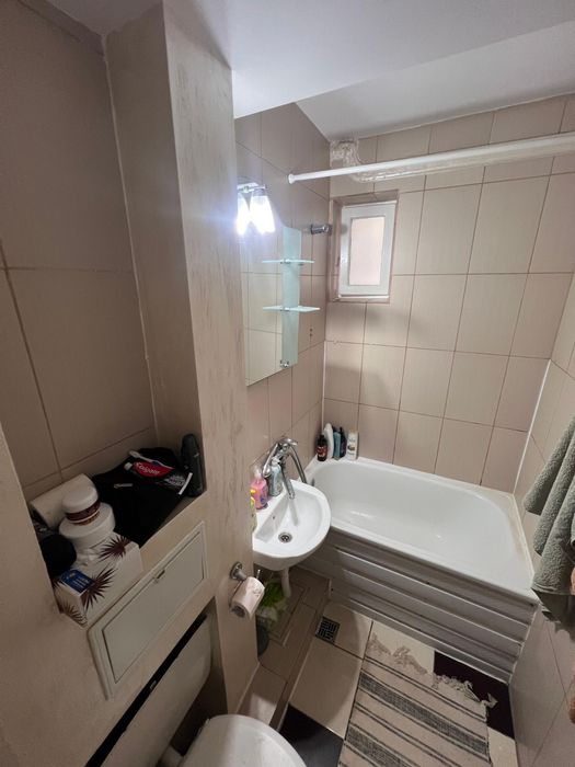 Apartament cu 2 camere de inchiriat parter str oituz complet mobilat 40mp tv internet la 3 minute de universitate mers pe jos
