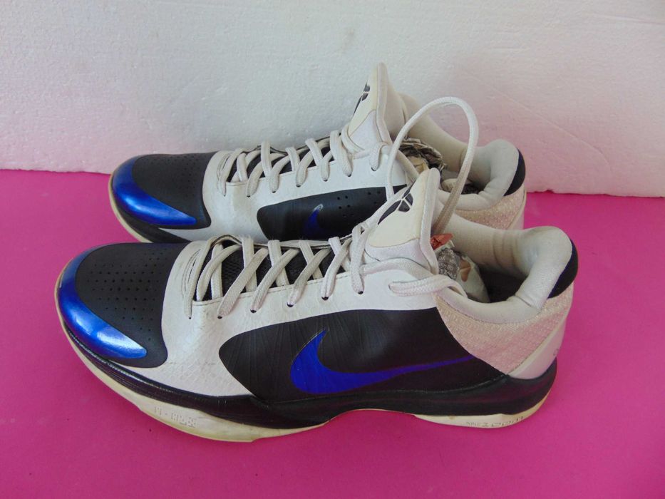 Nike Kobe V 5 ID White Blue номер 45 Оригинални кецове