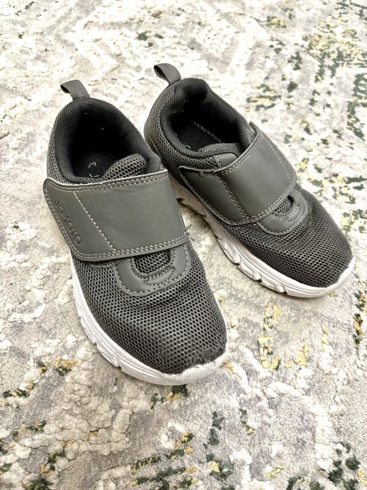 Продам кроссовки р29