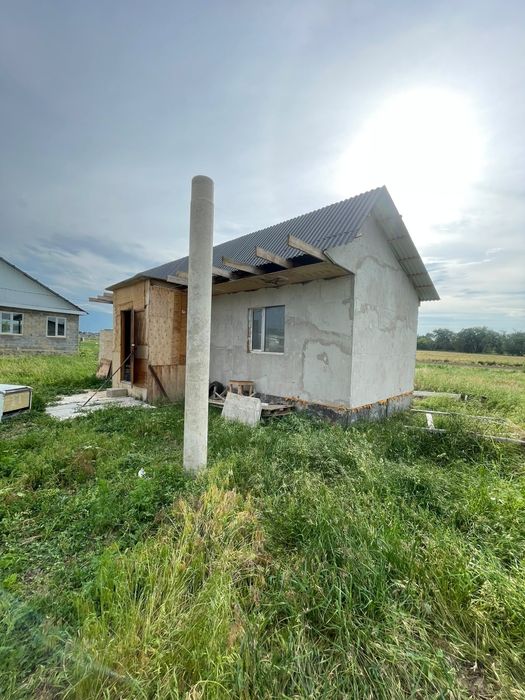 Участок с времянкой
