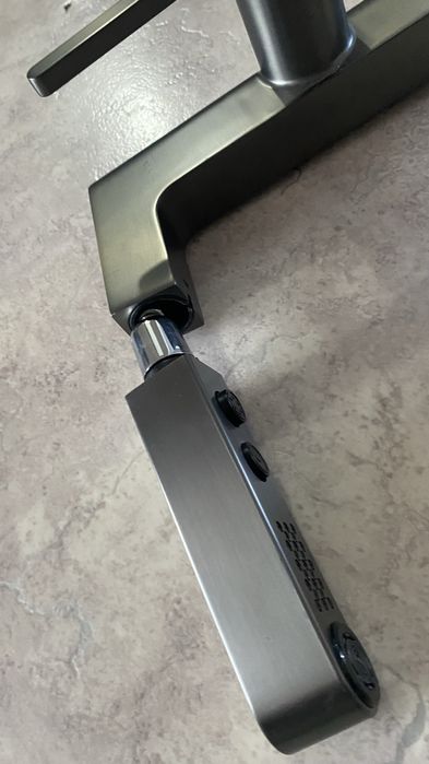 Продам смеситель для ванной