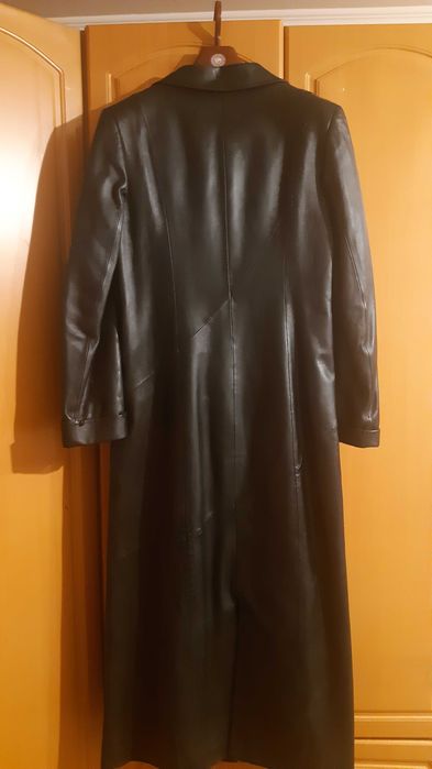 Кожаный женский плащ