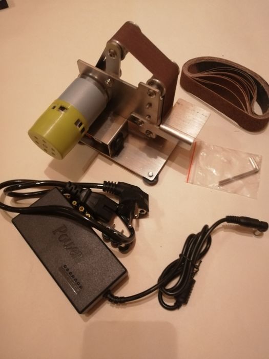 Ленточная мини шлифовальная машинка