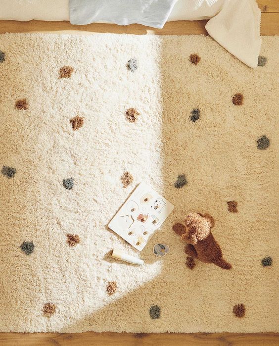 Детски килим Zara Home 90 х 150 см с основа против хлъзгане