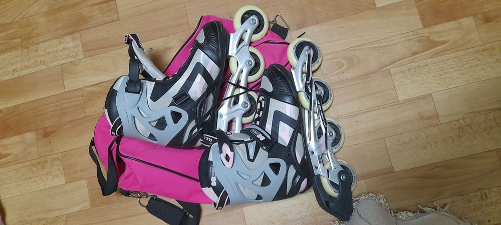 Роликовые коньки