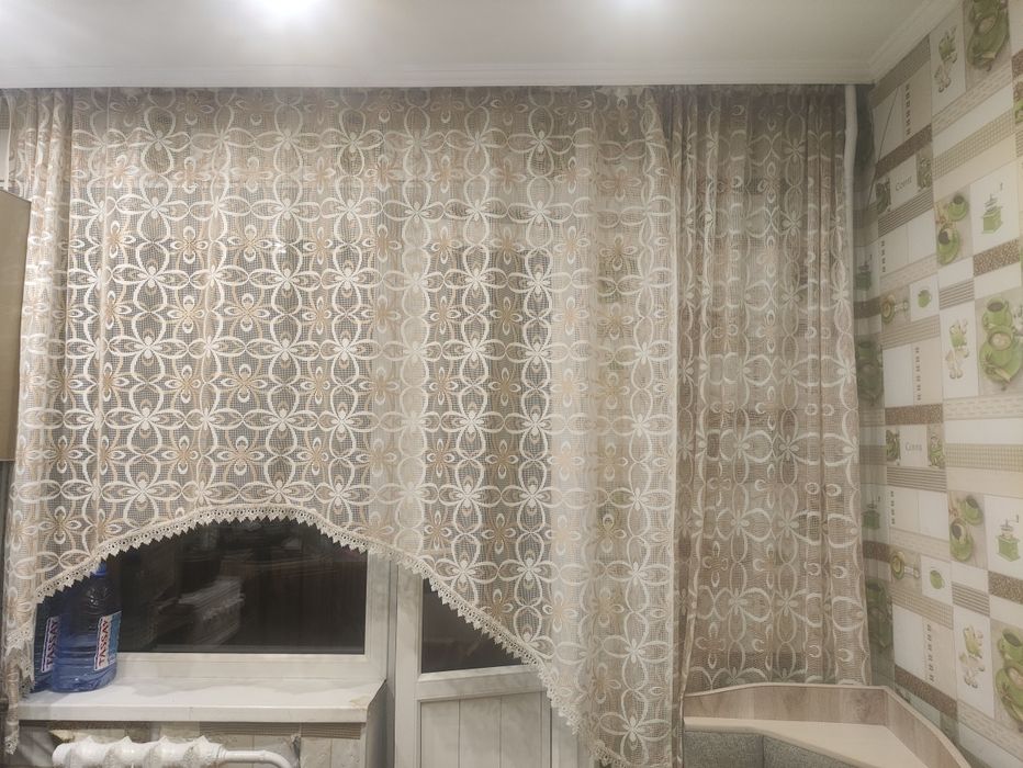 Продам тюль-шторы на кухню, б/у.