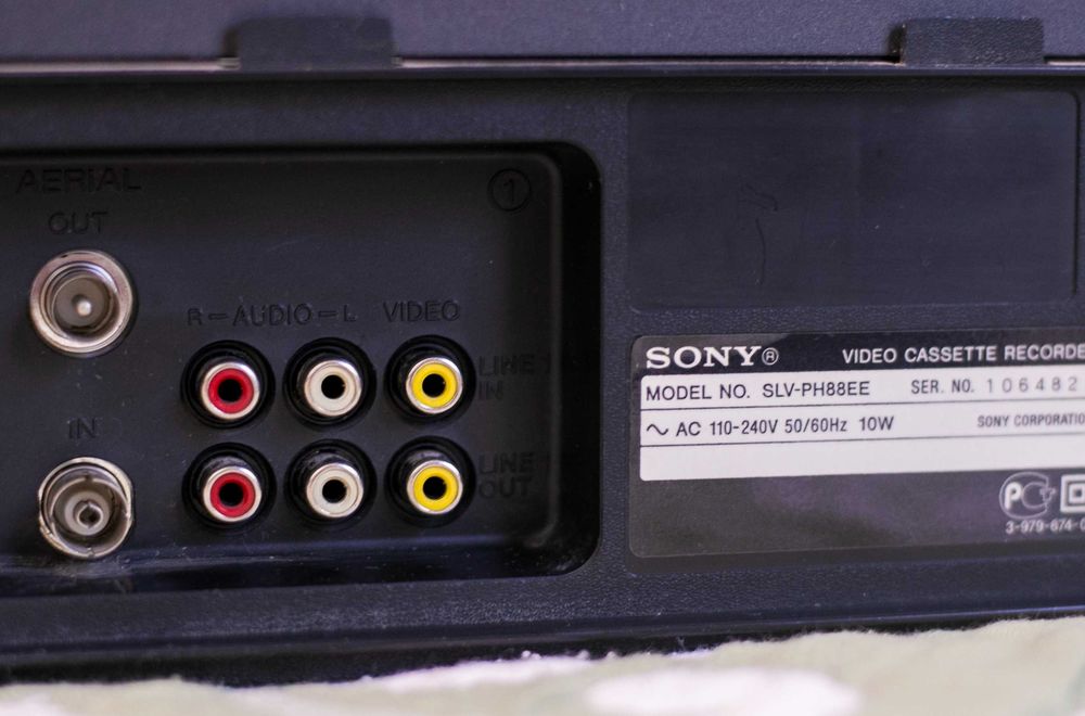 Видеомагнитофон SONY VHS (стерео) HI-FI