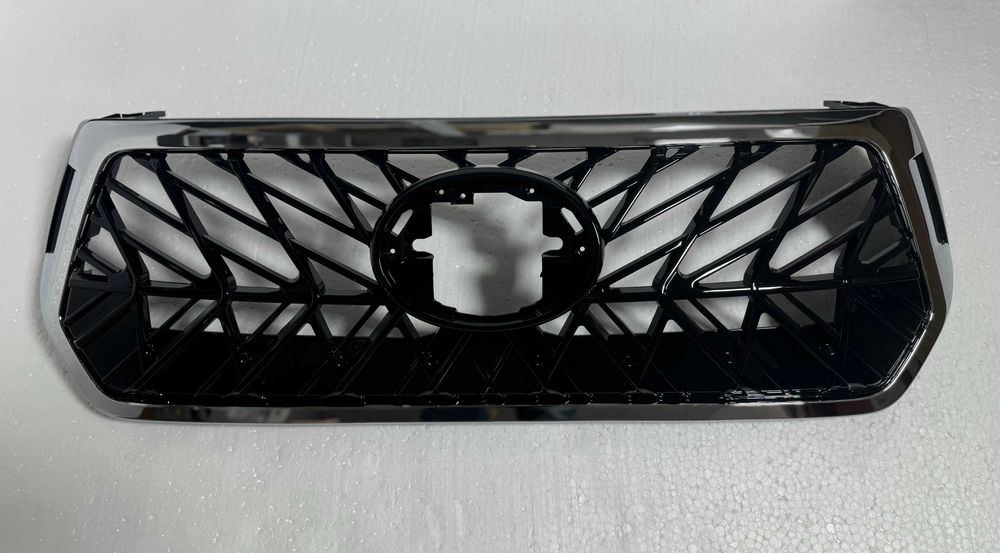 Решетки радиатора Toyota Hilux