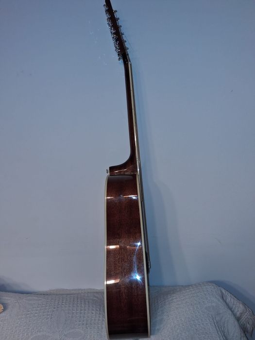 Vând chitară acustică double six