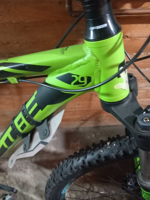 Vand bicicleta cube 29