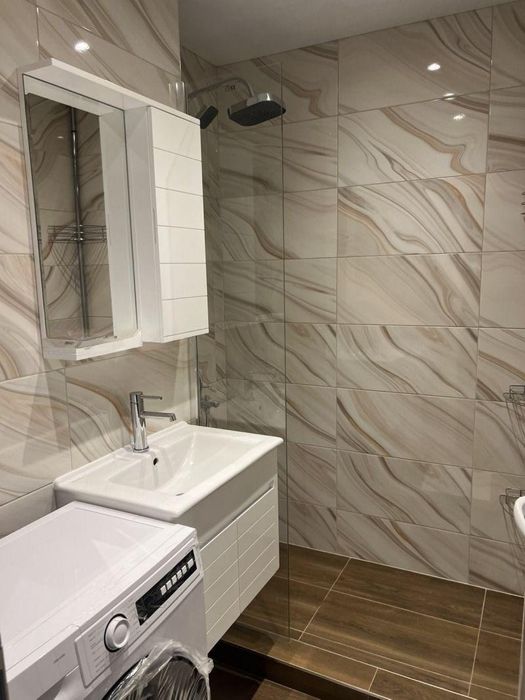 Тристаен апартамент под наем в ж.к. Дианабад, 2218696