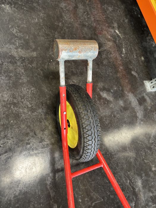 Motoburghiu masina dat gauri in pamant Stihl Husqvanra