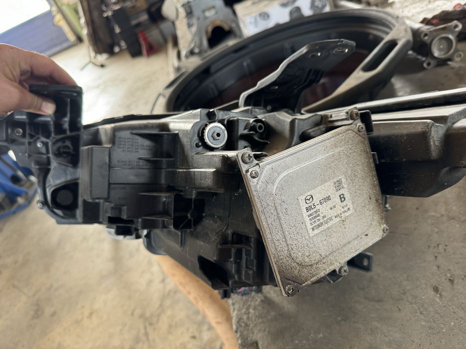 Лед Фар-ЛЯВ Mazda 3