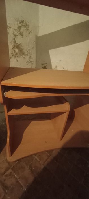 Стол для комьютера