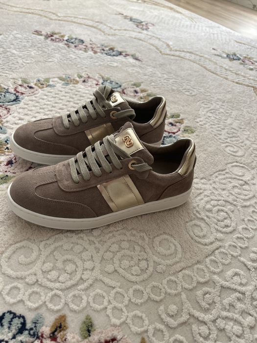 Новые кроссовки размер 36,38,39,40